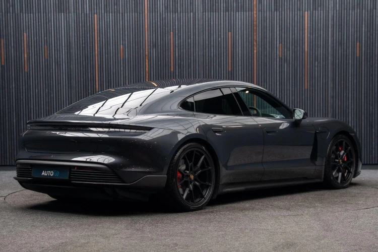 Vehicle Image 23