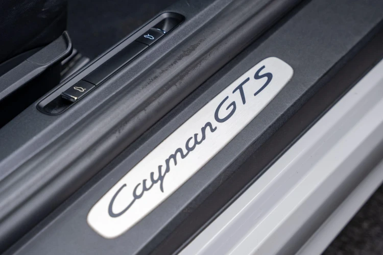 Vehicle Image 36
