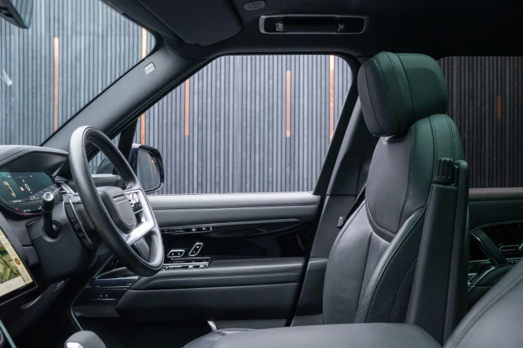 Vehicle Image 38