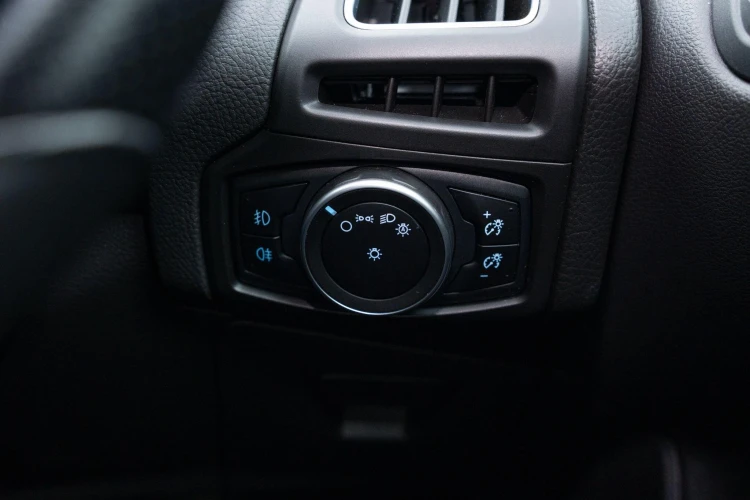 Vehicle Image 37