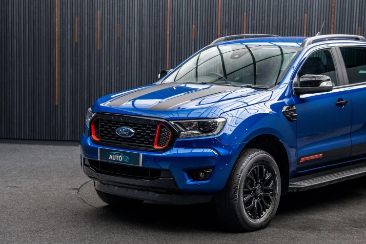 Vehicle Image 5