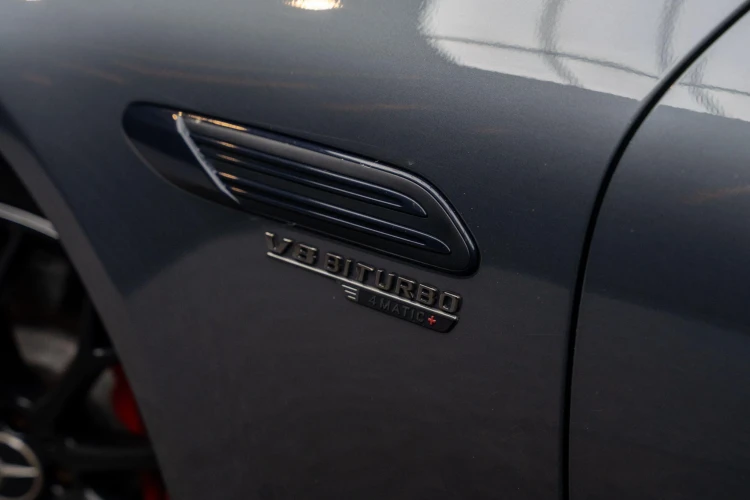 Vehicle Image 25