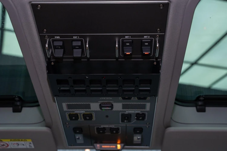 Vehicle Image 12