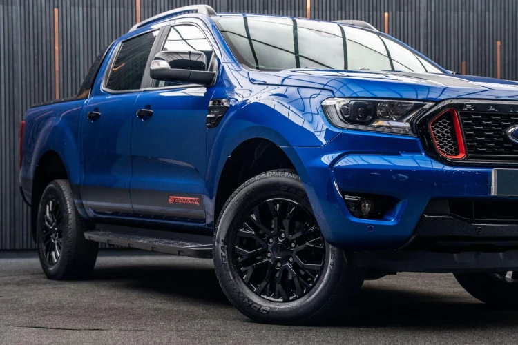 Vehicle Image 13