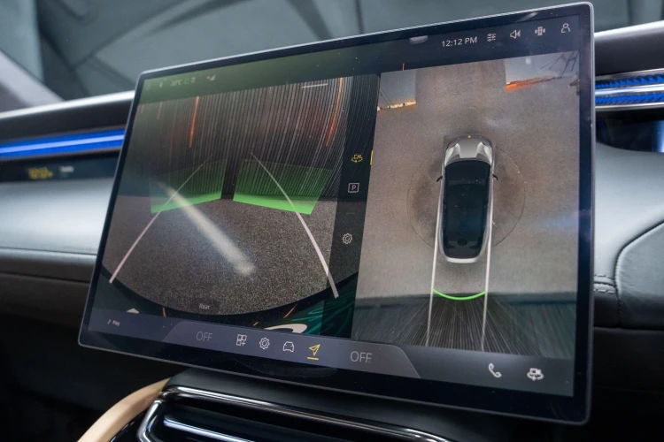 Vehicle Image 8