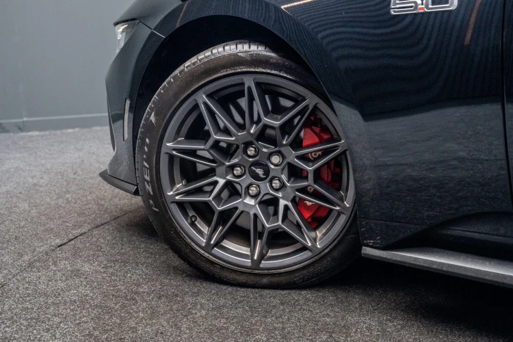 Vehicle Image 13