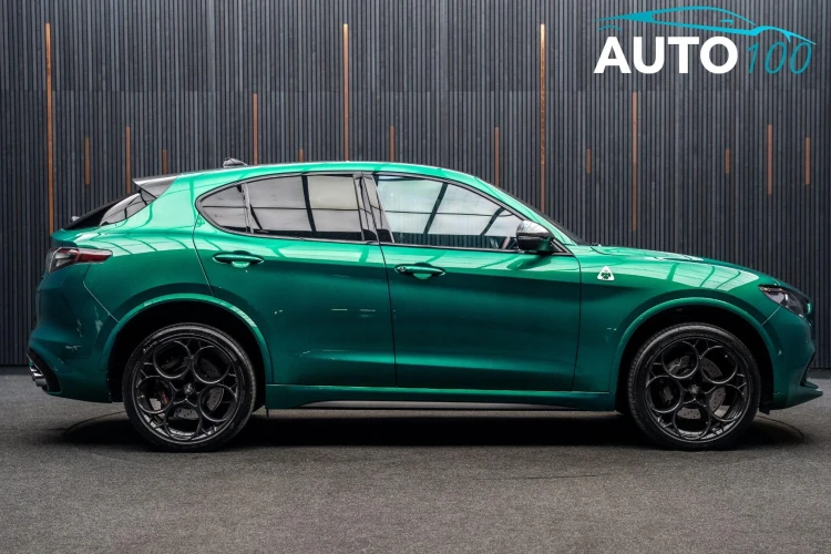 Vehicle Image 8