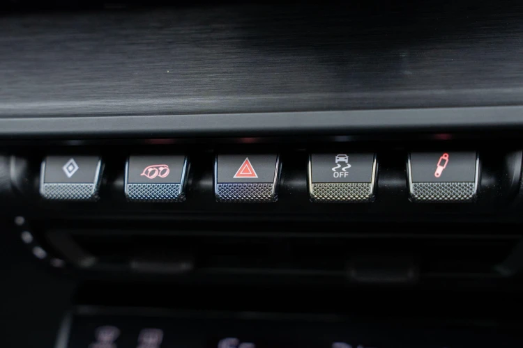 Vehicle Image 33