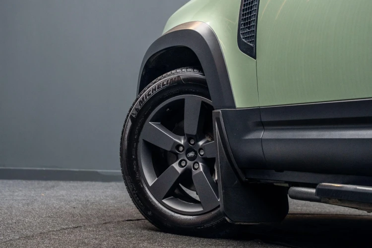 Vehicle Image 15