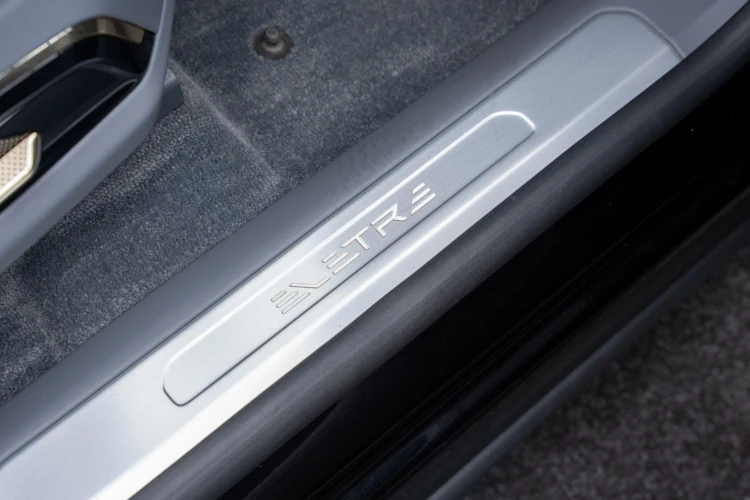 Vehicle Image 42