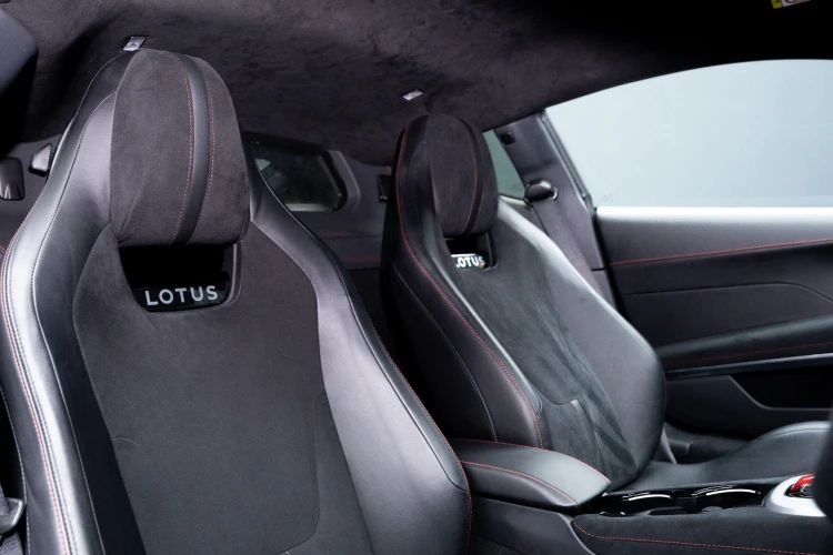 Vehicle Image 12