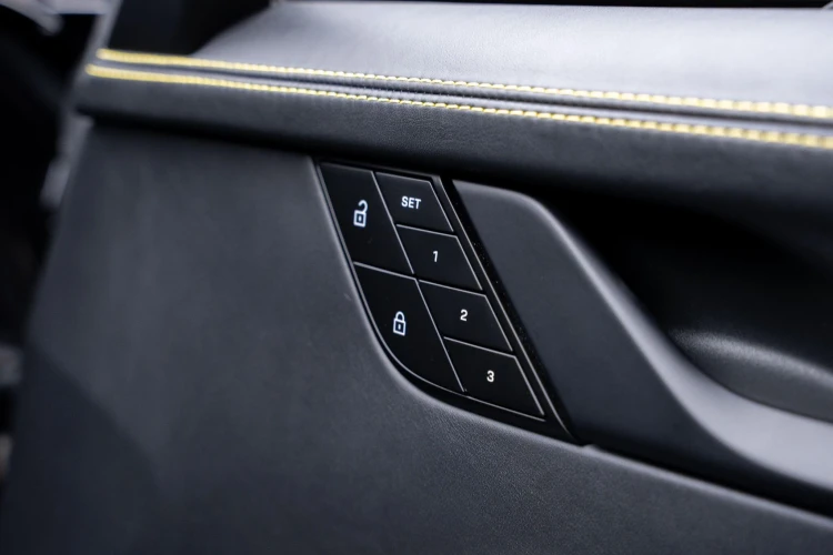 Vehicle Image 35