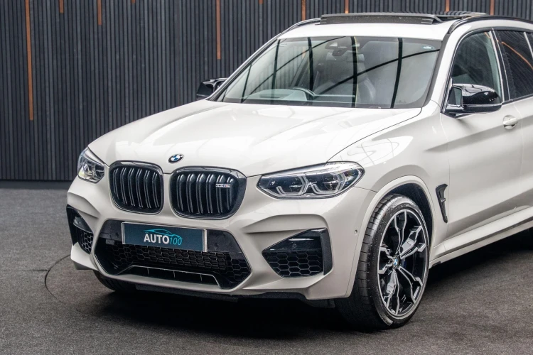 Vehicle Image 9