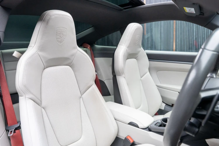 Vehicle Image 12