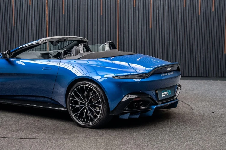 Vehicle Image 21