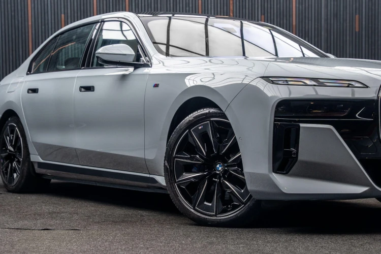 Vehicle Image 7