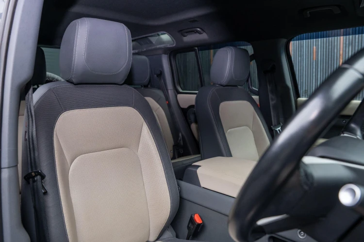 Vehicle Image 12