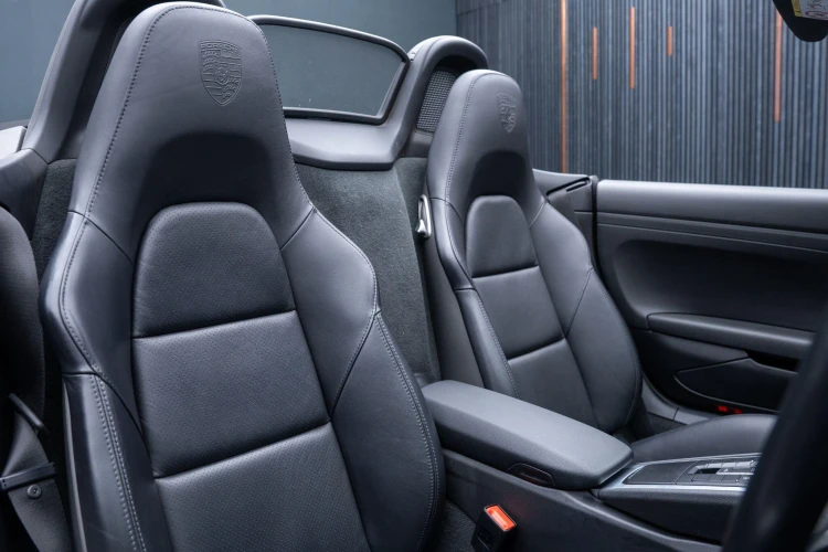 Vehicle Image 12