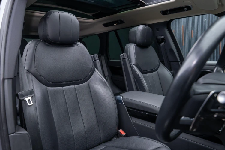 Vehicle Image 12