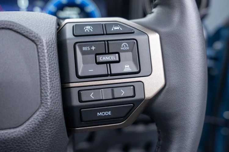Vehicle Image 32