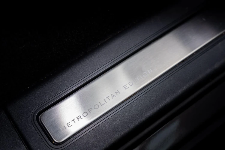 Vehicle Image 40