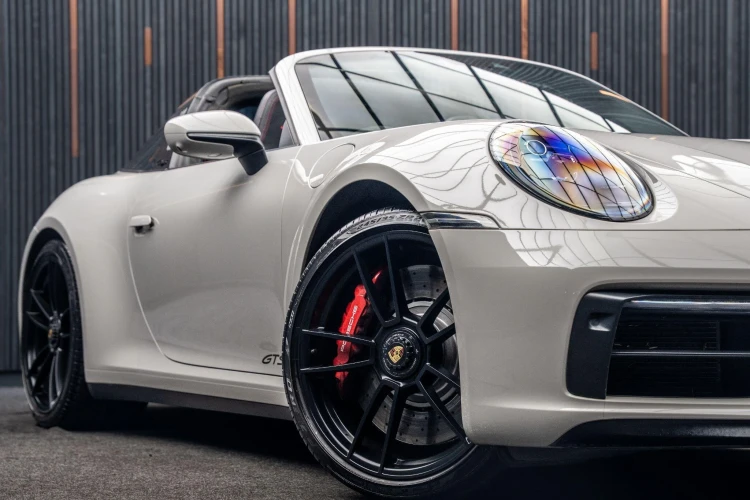 Vehicle Image 11