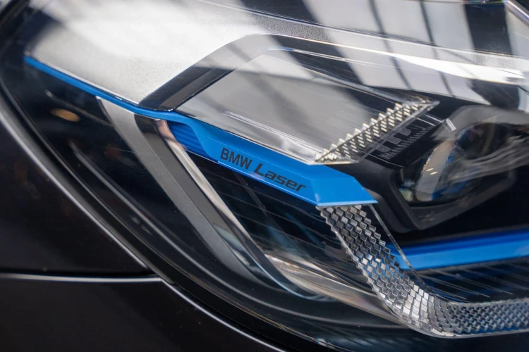 Vehicle Image 9