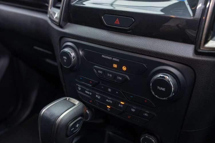 Vehicle Image 22
