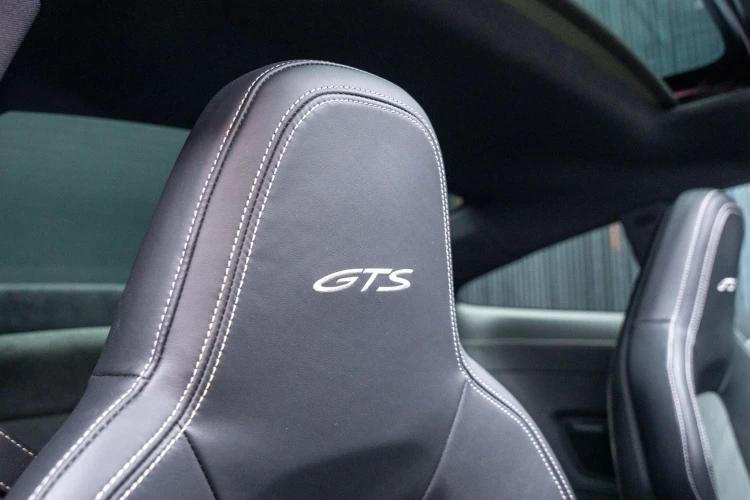 Vehicle Image 35