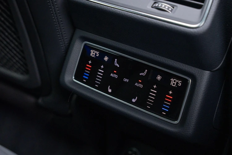 Vehicle Image 45