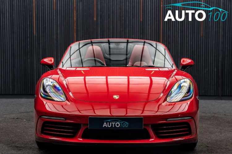 Vehicle Image 9