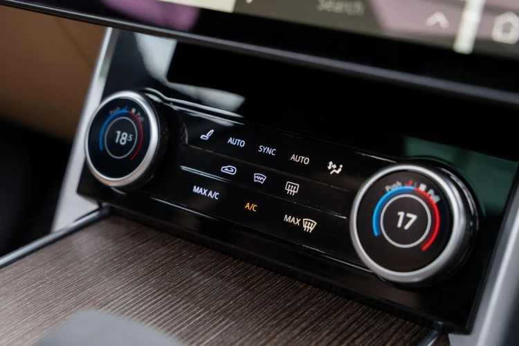 Vehicle Image 28