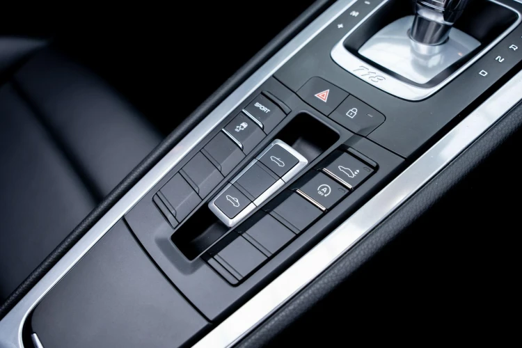 Vehicle Image 30