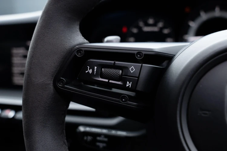 Vehicle Image 35