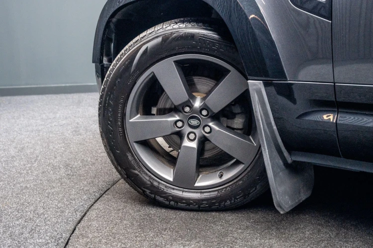 Vehicle Image 13