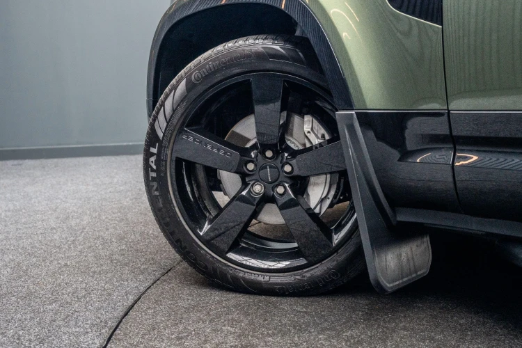 Vehicle Image 13