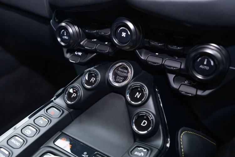 Vehicle Image 23