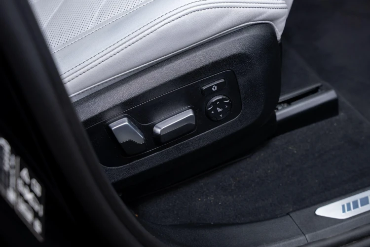 Vehicle Image 41
