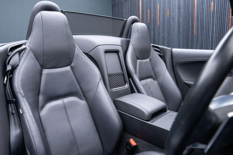 Vehicle Image 12