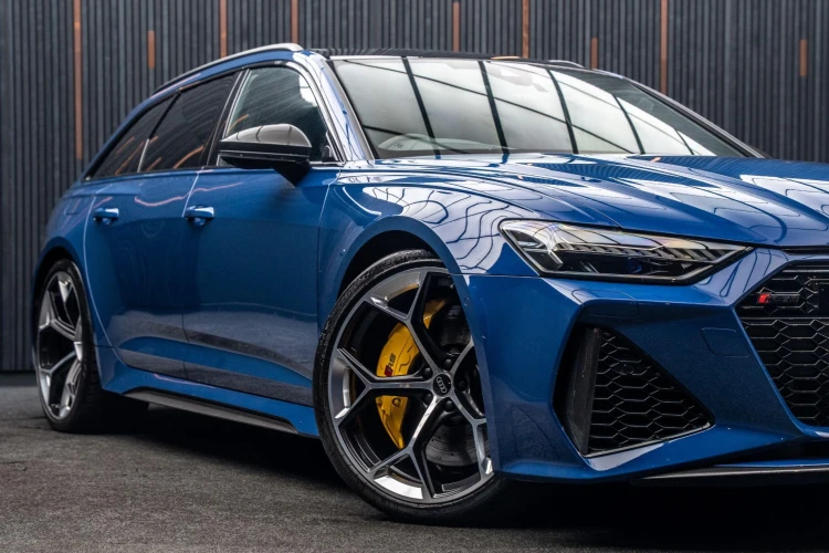 Vehicle Image 7