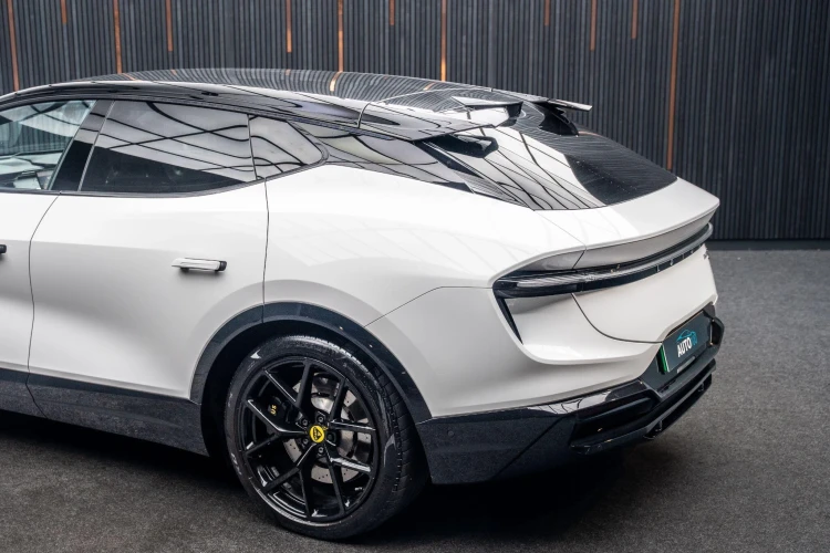 Vehicle Image 19