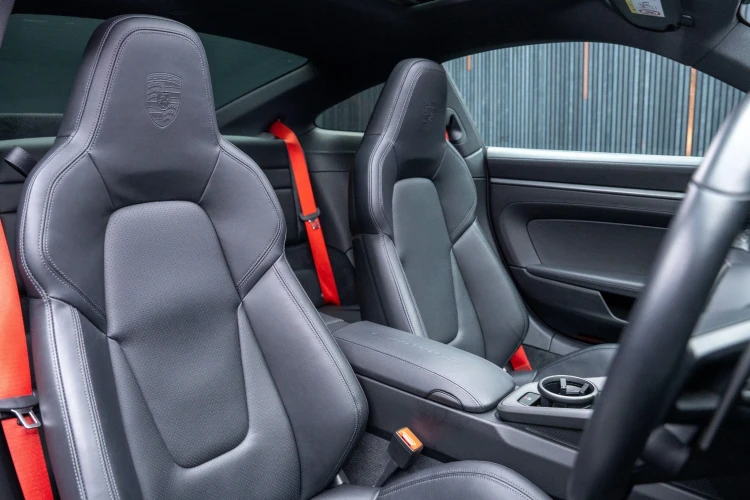 Vehicle Image 12
