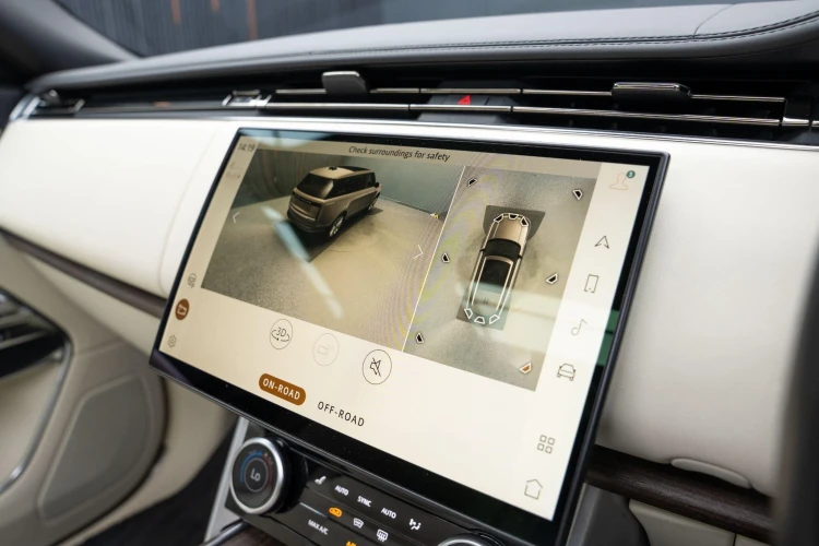 Vehicle Image 10