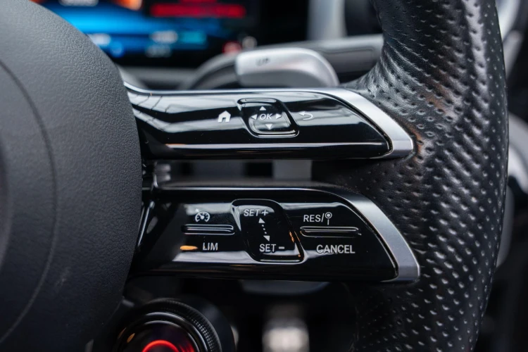 Vehicle Image 35
