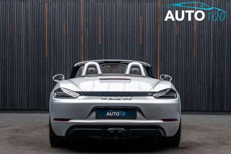 Vehicle Image 23