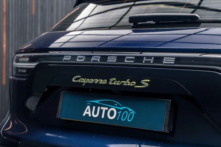 Vehicle Image 23