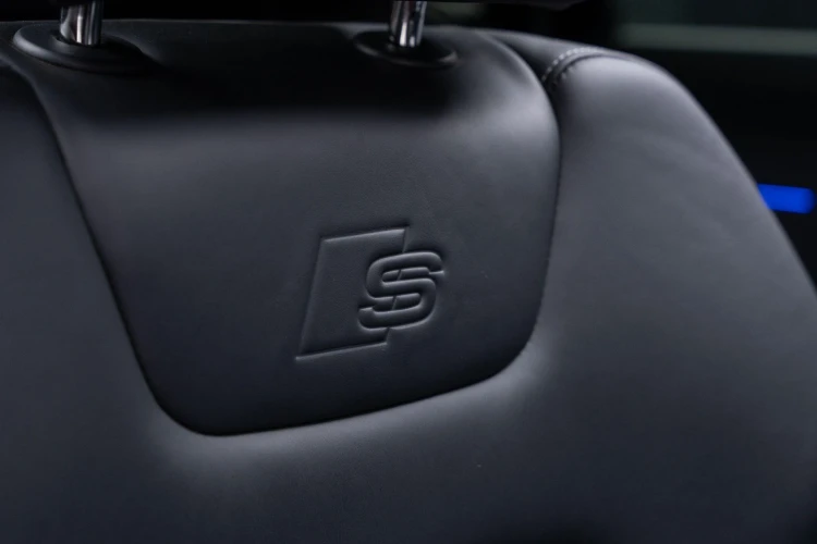 Vehicle Image 41