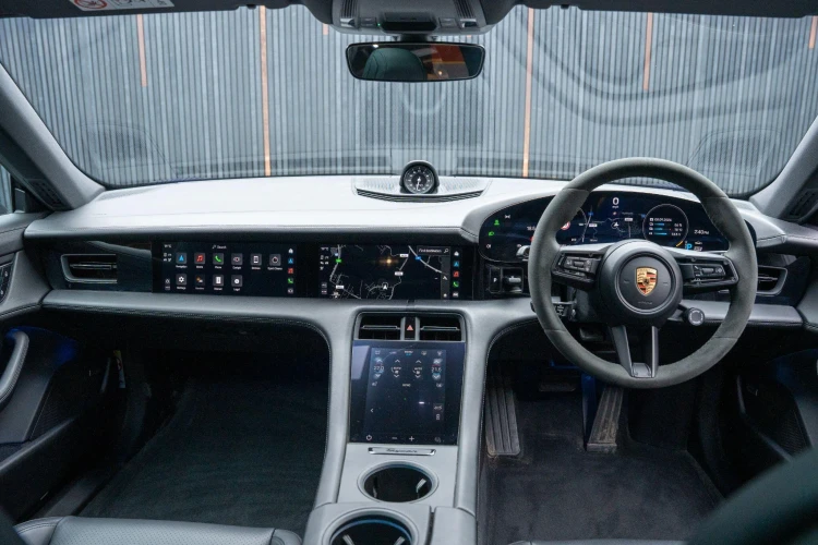 Vehicle Image 38