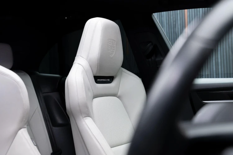 Vehicle Image 30