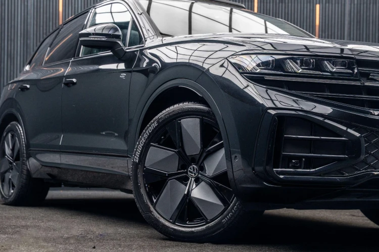 Vehicle Image 7
